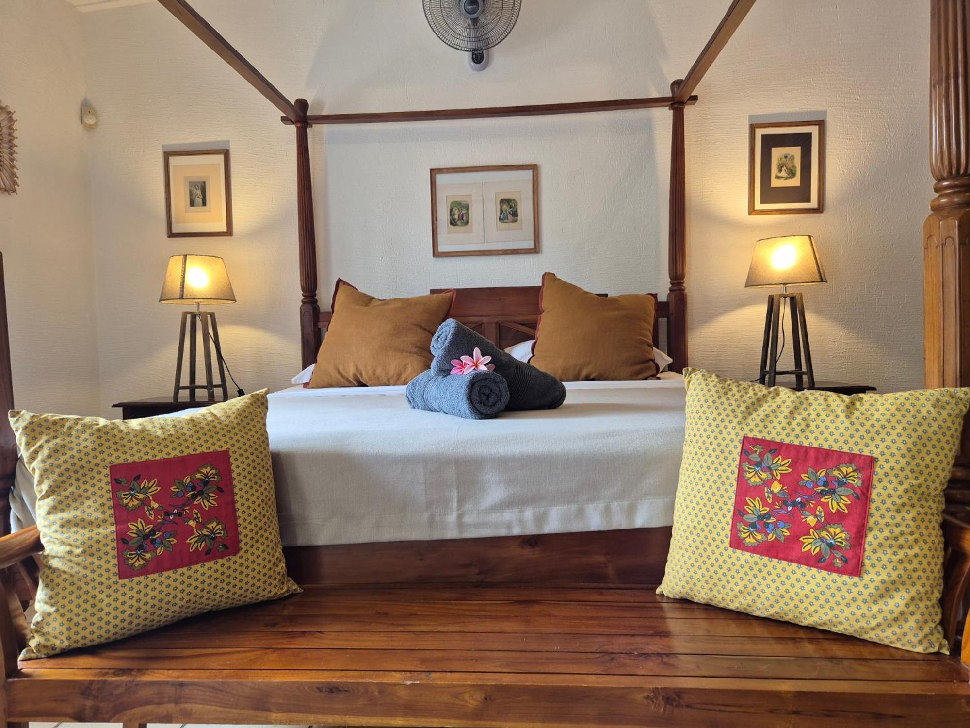 Shanti Ghar Guest House Тамарин Экстерьер фото